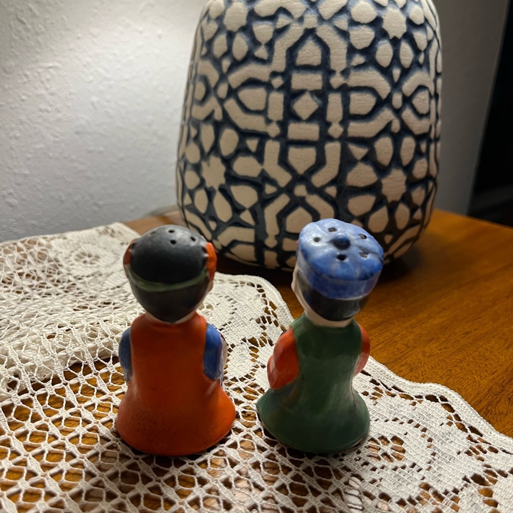 Boy/Girl Salt and Pepper Shaker Set Hand-Painted Ceramic Figurines - Multicolor - Picture 5 of 8